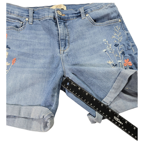 Vintage American Blues Women Sz 6 Embroidered Floral Denim Shorts Spring Summer - Picture 2 of 10